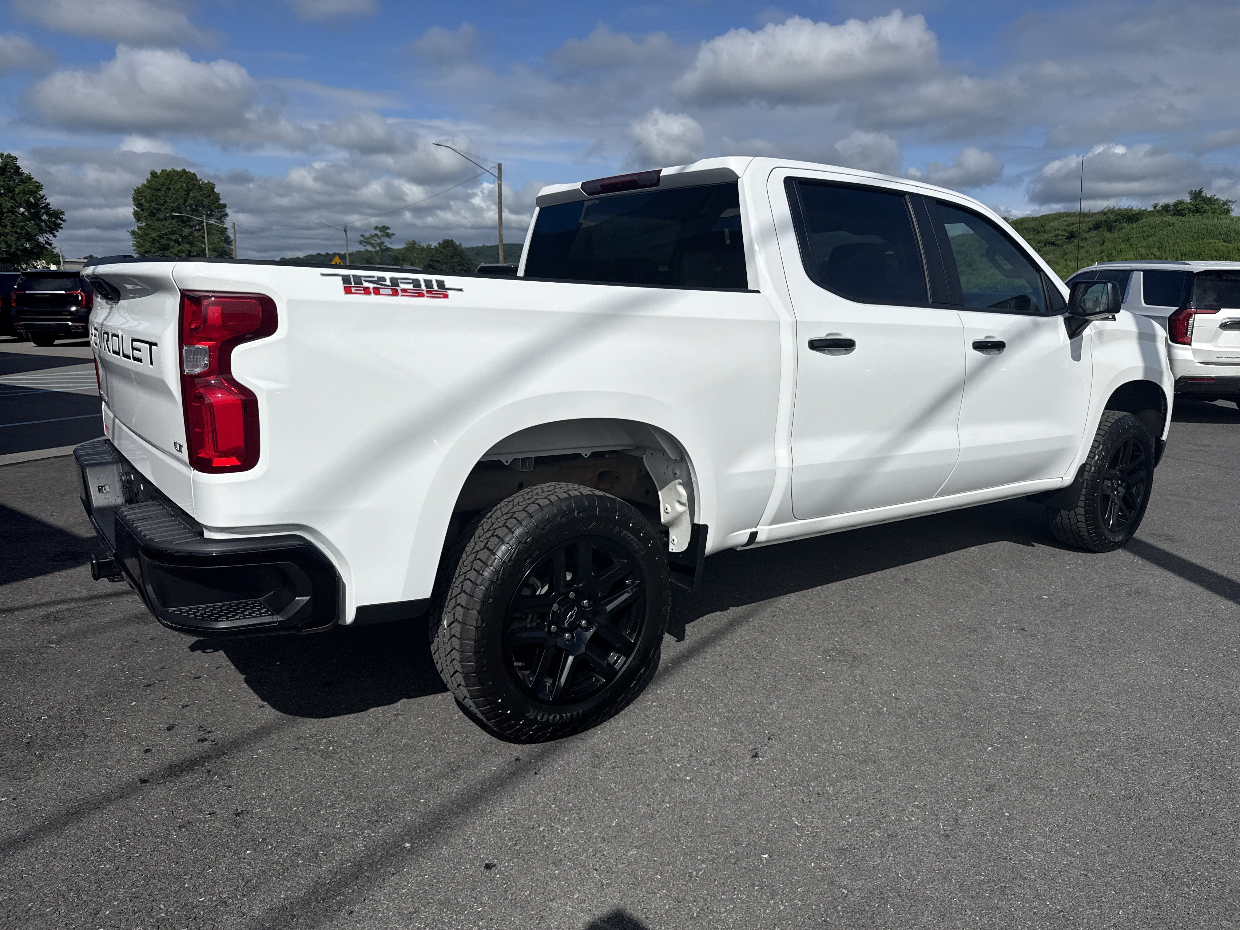 Used 2023 Chevrolet Silverado 1500 LT Trail Boss w/ LPO, Dark Essentials Package AWD/4WD video 3