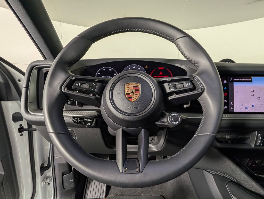 Certified 2025 Porsche Cayenne Coupe image 37