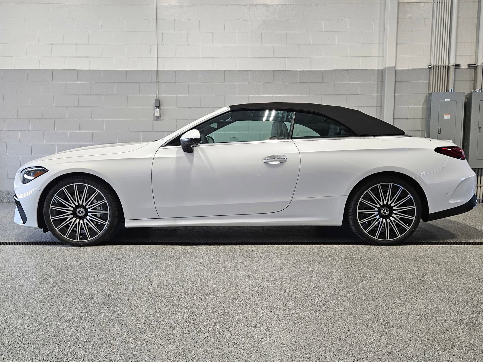New 2026 Mercedes-Benz CLE 450 4MATIC Cabriolet image 9