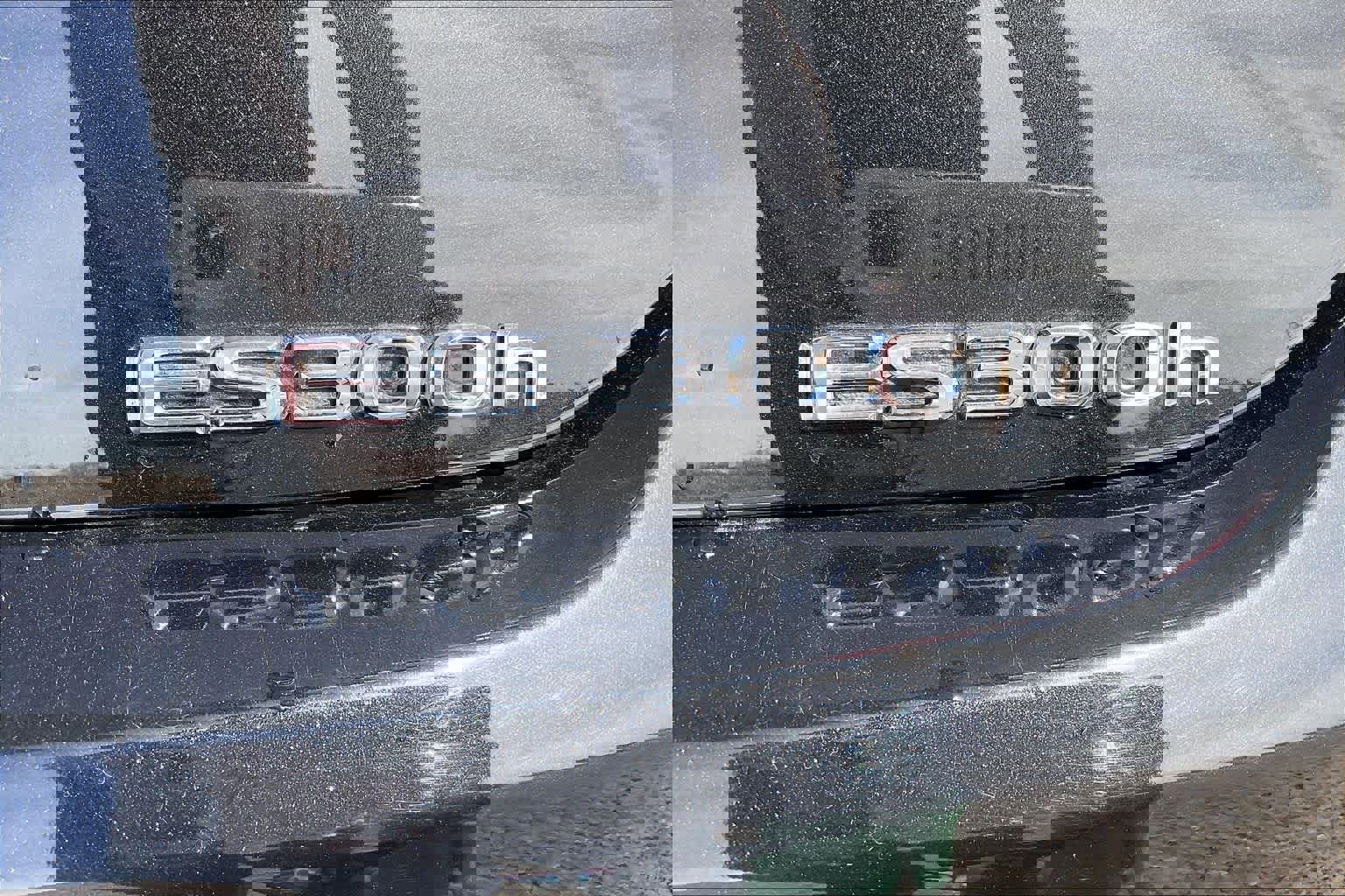 Used 2025 Lexus ES 300h w/ Premium Package image 29