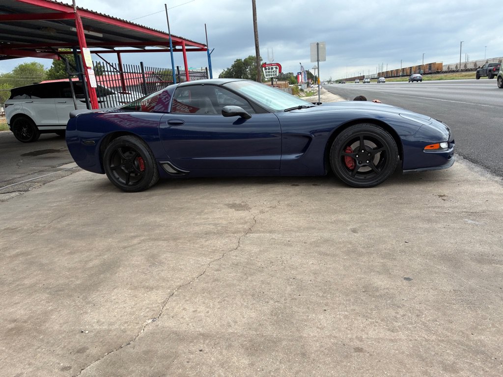 Used 2004 Chevrolet Corvette Coupe w/ Preferred Equipment Group RWD image 5