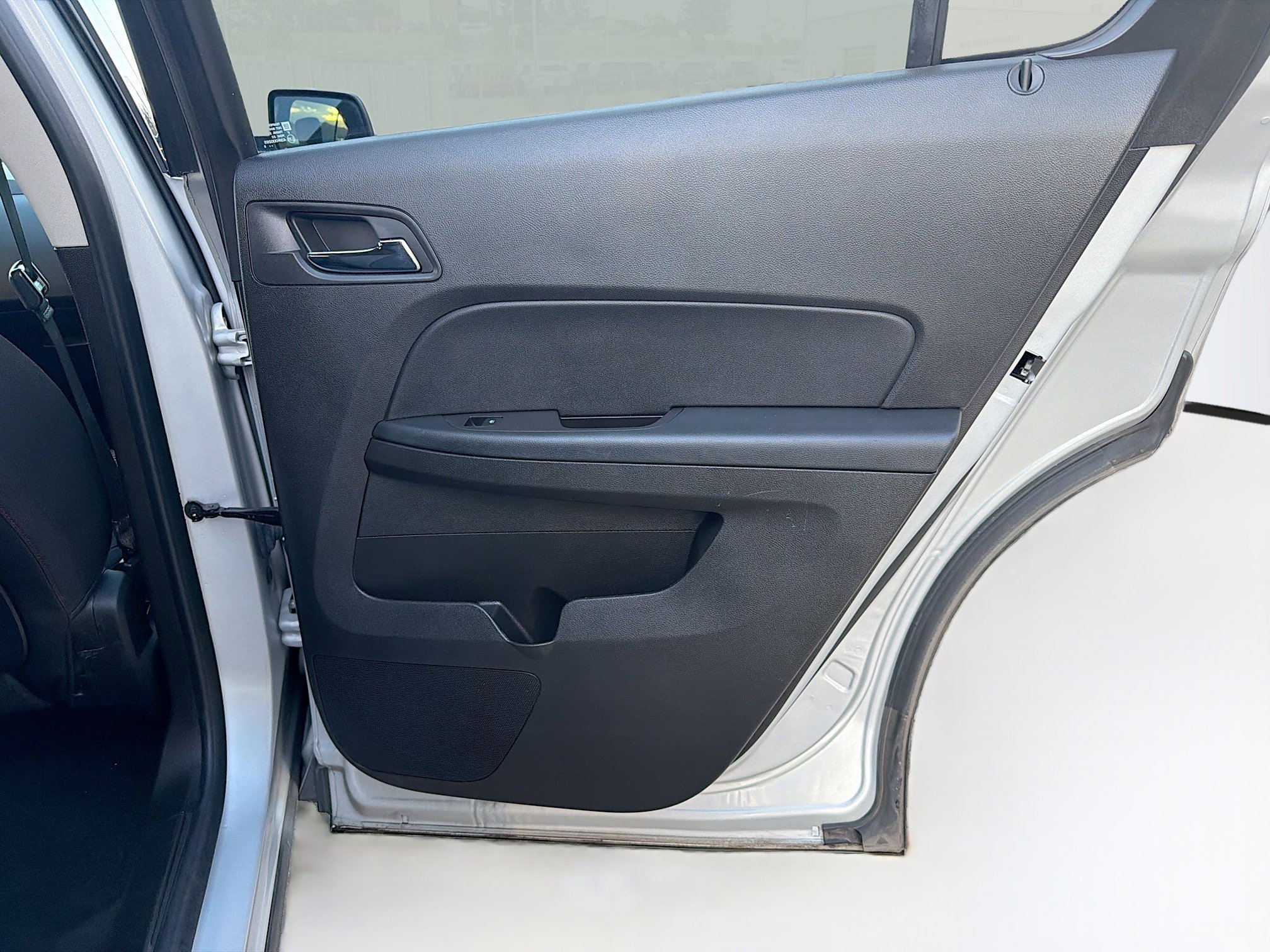 Used 2015 Chevrolet Equinox LT w/ Safety Package AWD/4WD image 26