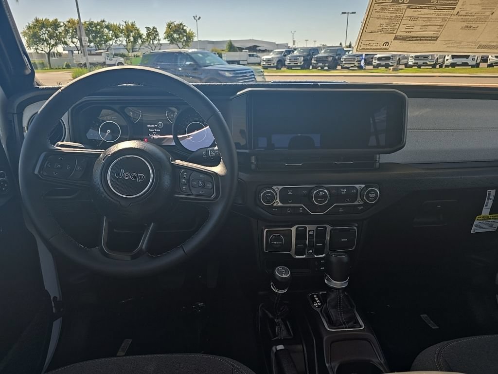 New 2025 Jeep Gladiator Sport AWD/4WD image 24