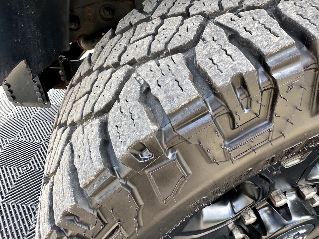 Used 2017 RAM 2500 Laramie w/ Sport Appearance Group image 56