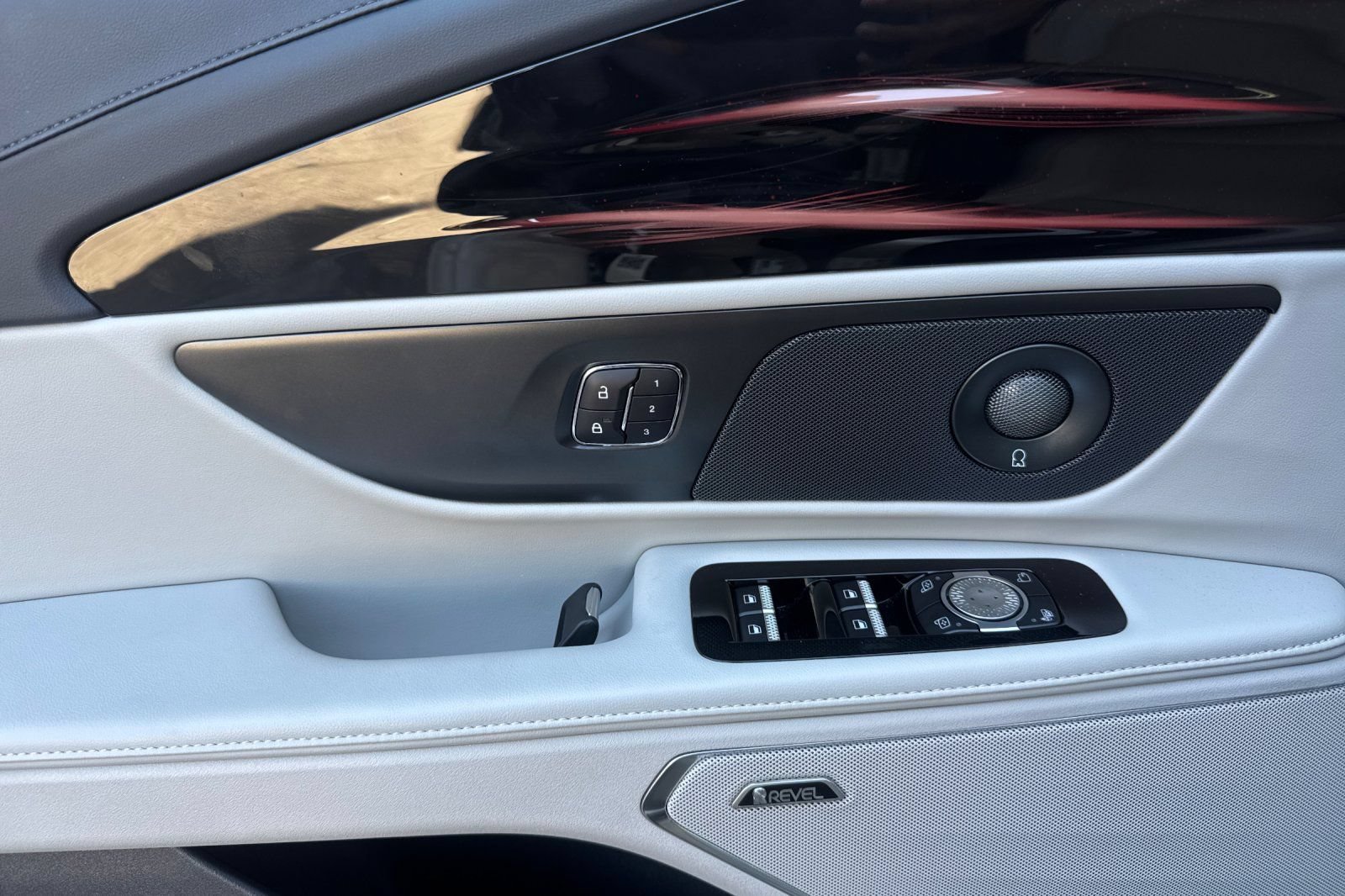 Used 2026 Lincoln Nautilus Premier w/ Equipment Group 102A AWD/4WD image 11
