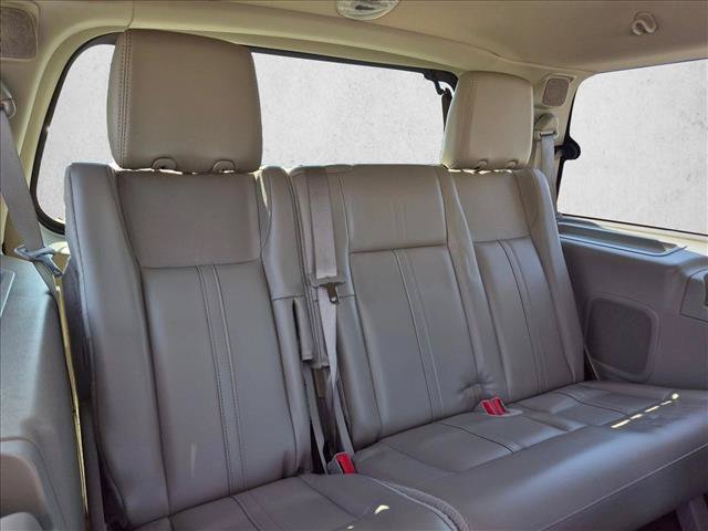 Used 2017 Lincoln Navigator Select RWD image 20