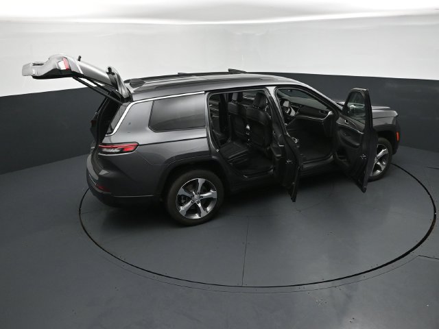 Used 2025 Jeep Grand Cherokee L Limited w/ Luxury Tech Group II AWD/4WD image 30