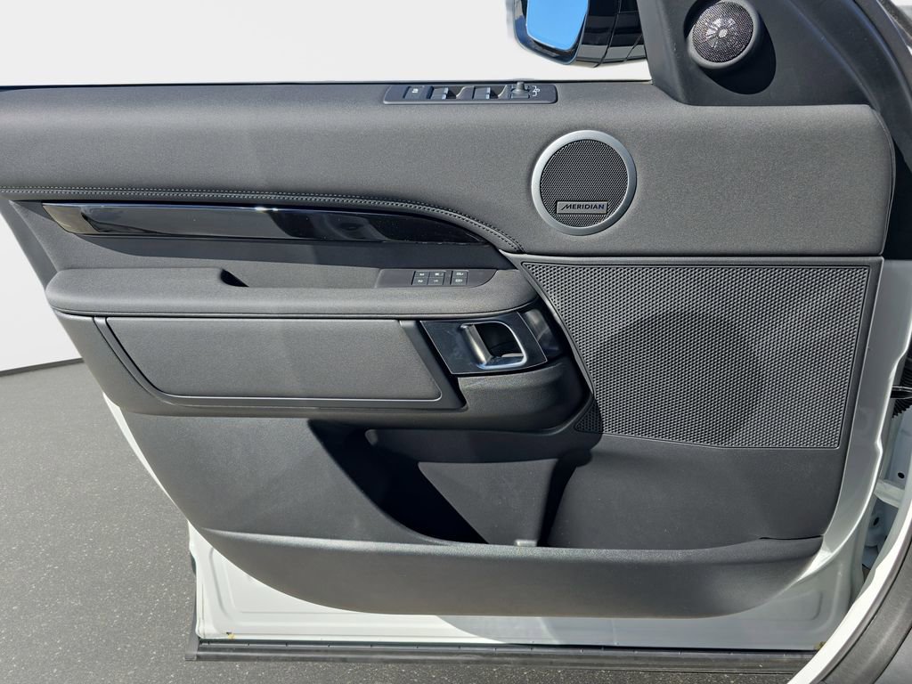 New 2026 Land Rover Discovery S AWD/4WD image 29