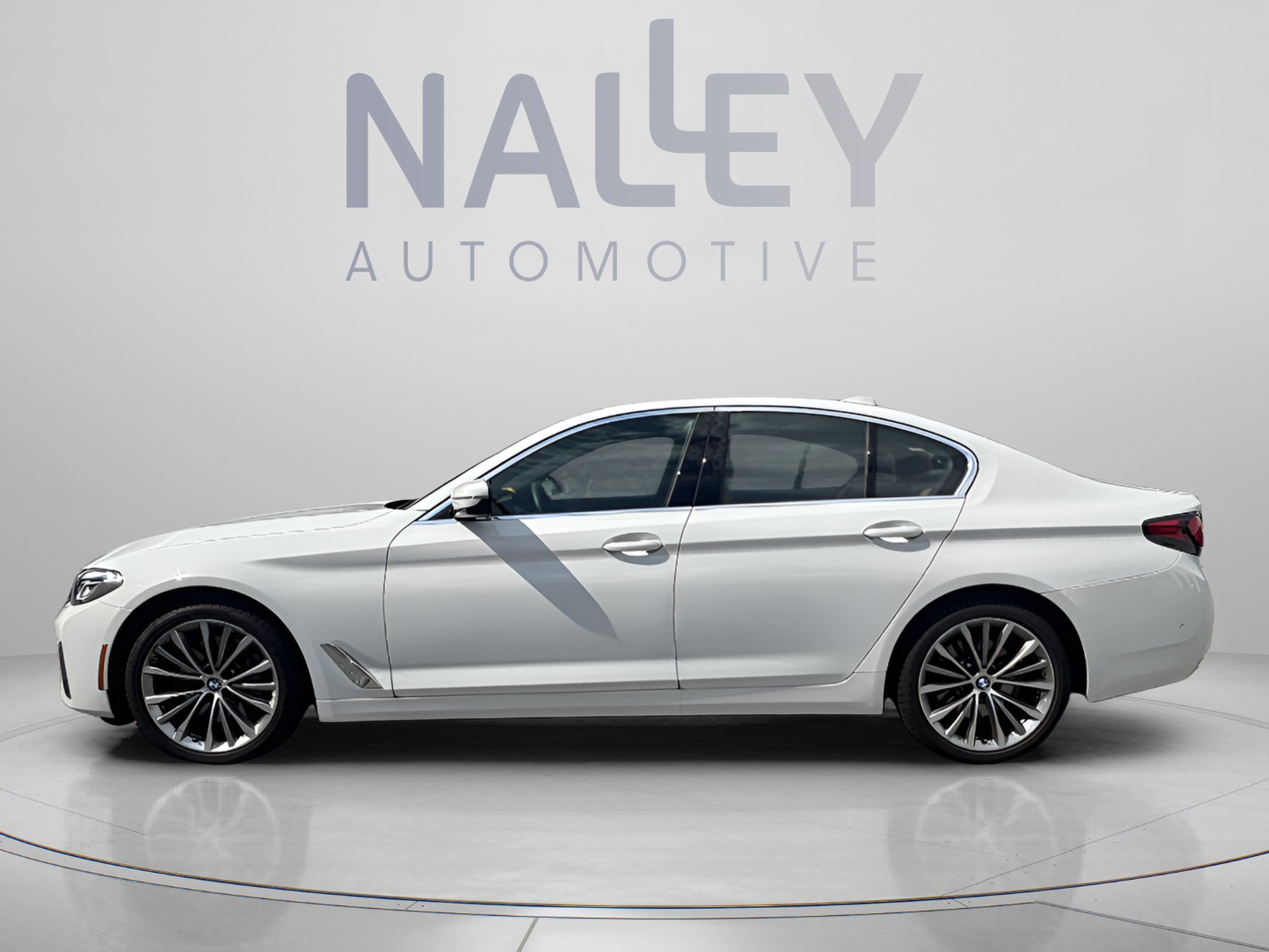 Used 2023 BMW 530i w/ Premium Package RWD image 2
