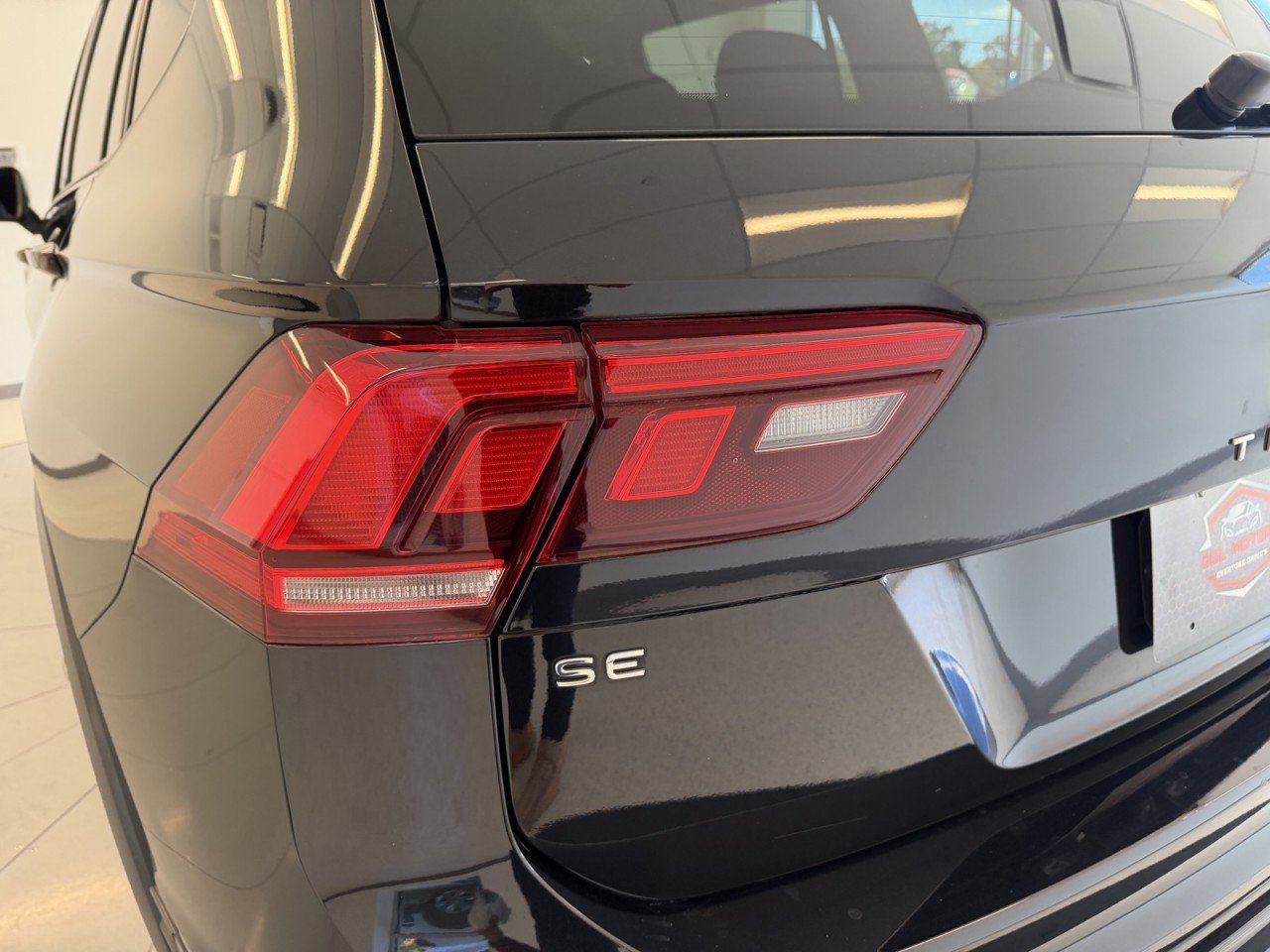 Used 2022 Volkswagen Tiguan SE R-Line AWD/4WD image 45