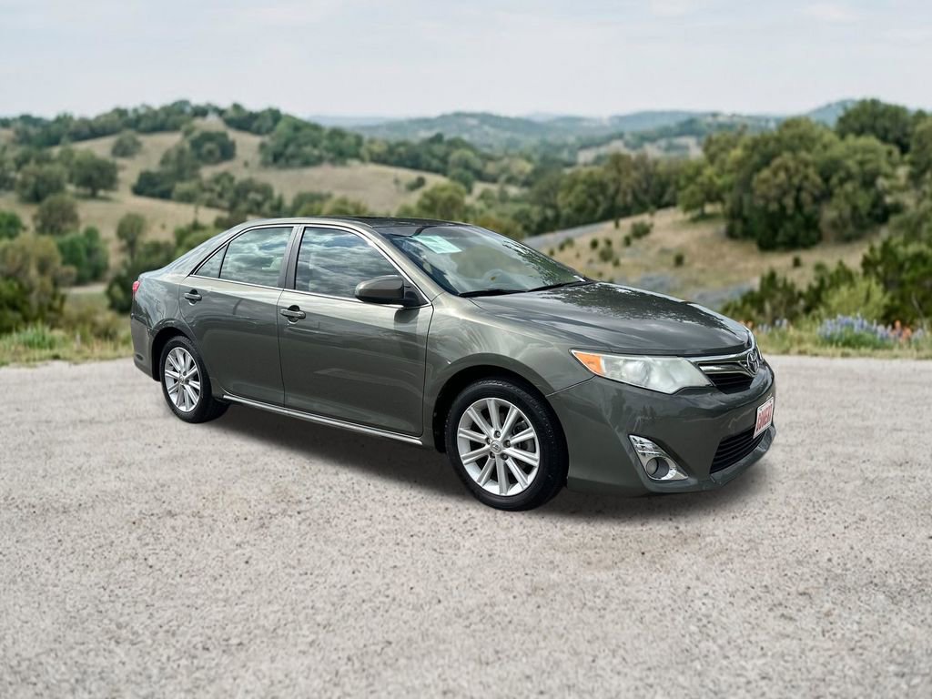 Used 2014 Toyota Camry XLE w/ Convenience Package FWD image 13