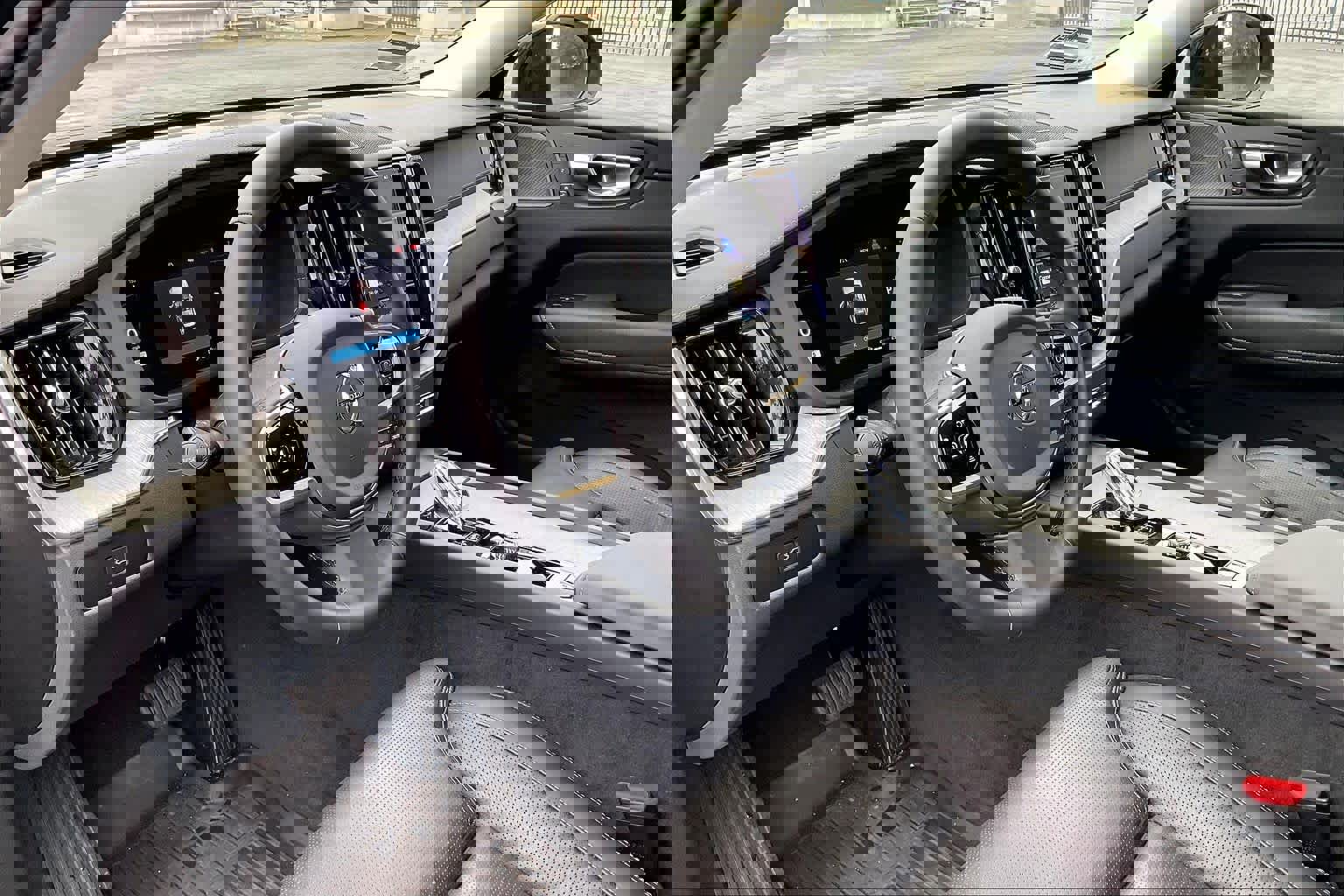 Used 2025 Volvo XC60 B5 Ultra w/ Protection Package Premier image 17