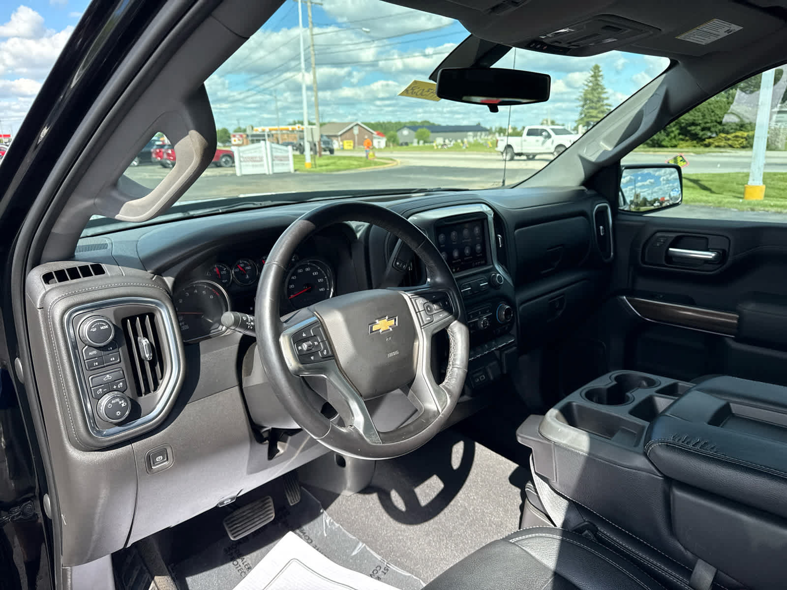 Certified 2020 Chevrolet Silverado 1500 LT w/ Texas Edition AWD/4WD image 13