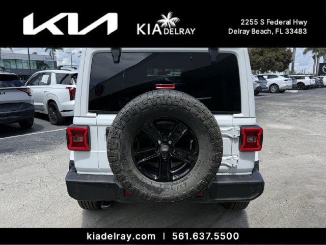 Used 2021 Jeep Wrangler Unlimited Sahara AWD/4WD image 4