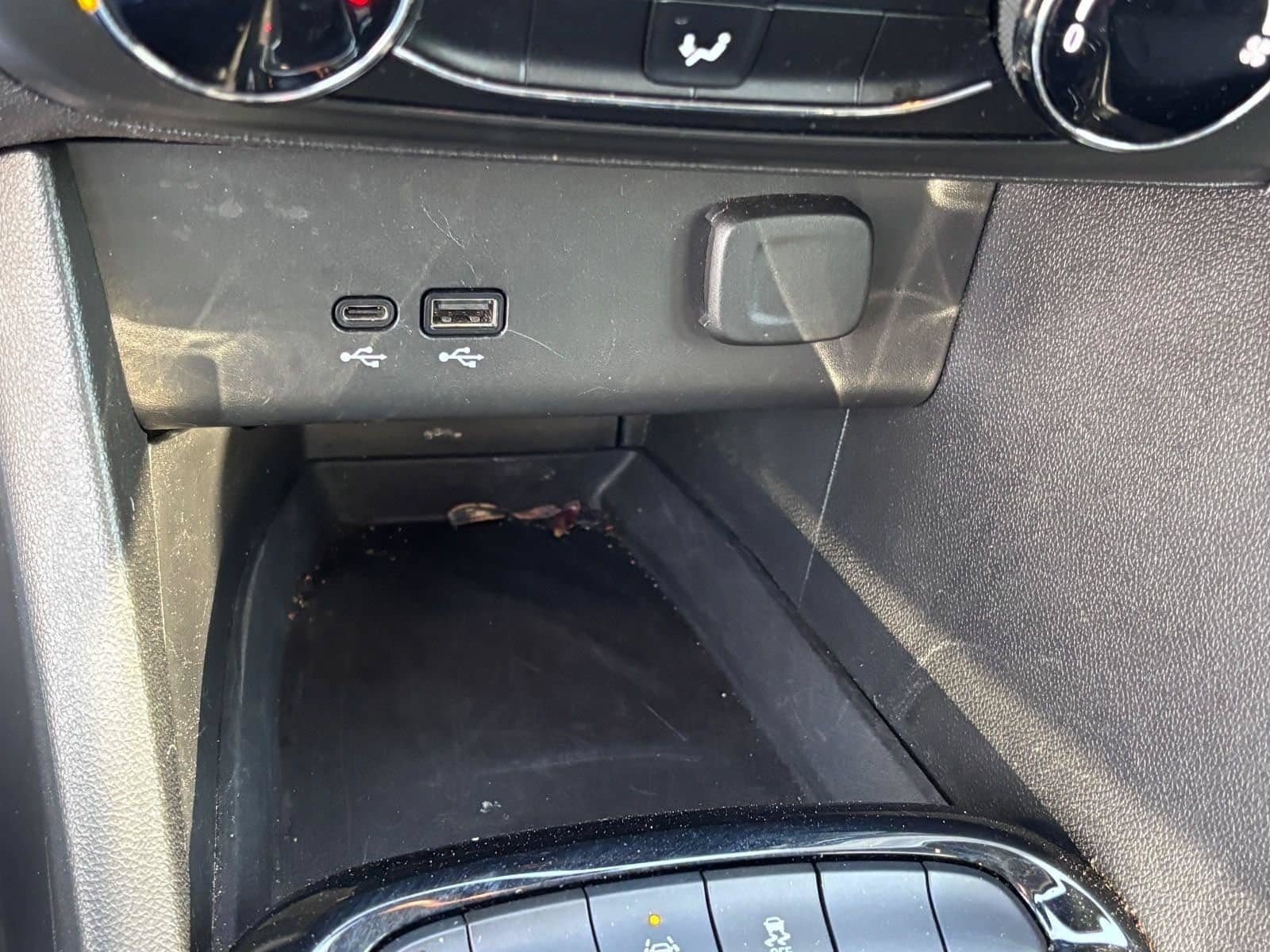 Used 2025 Buick Encore GX Preferred FWD image 31