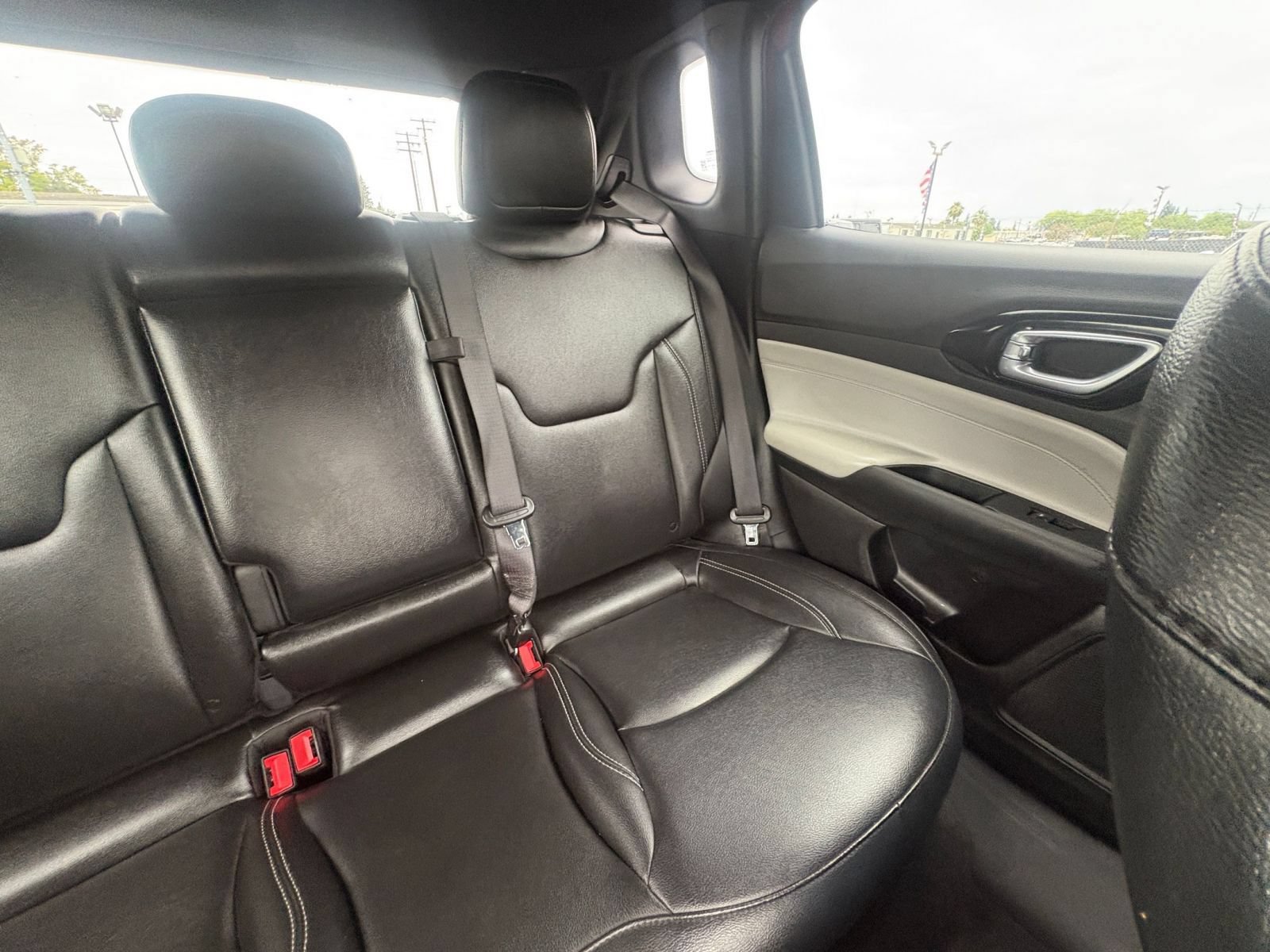 Used 2025 Jeep Compass Limited AWD/4WD image 37