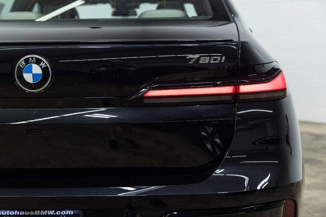 Used 2025 BMW 760i xDrive w/ Executive Package image 14