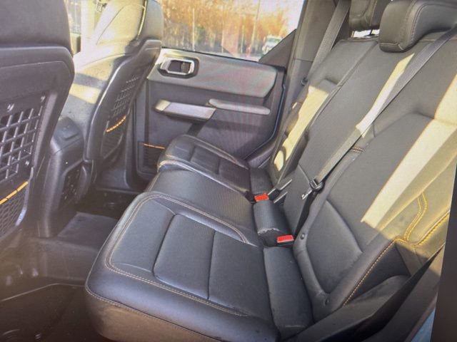 Used 2023 Ford Bronco Badlands image 10