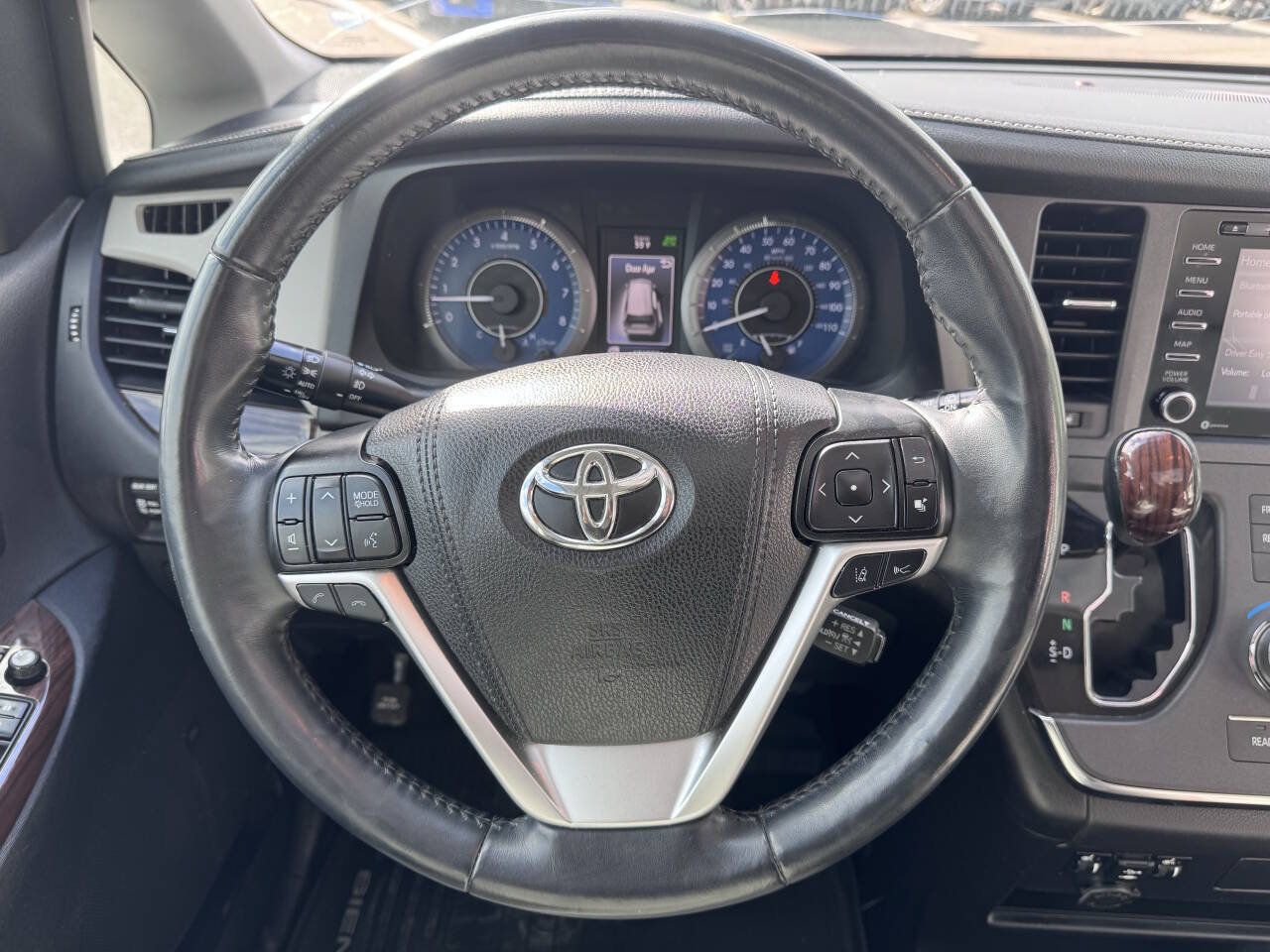 Used 2019 Toyota Sienna Limited AWD/4WD image 19
