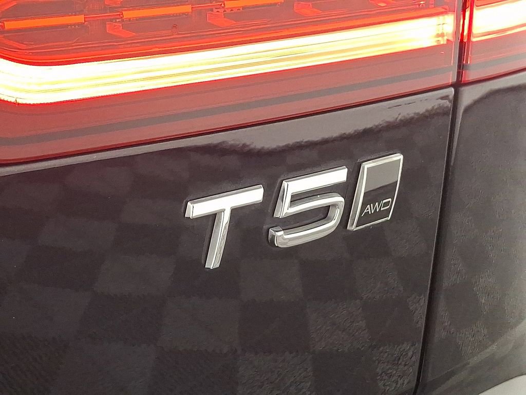 Used 2022 Volvo V60 T5 Cross Country w/ Advanced Package image 31