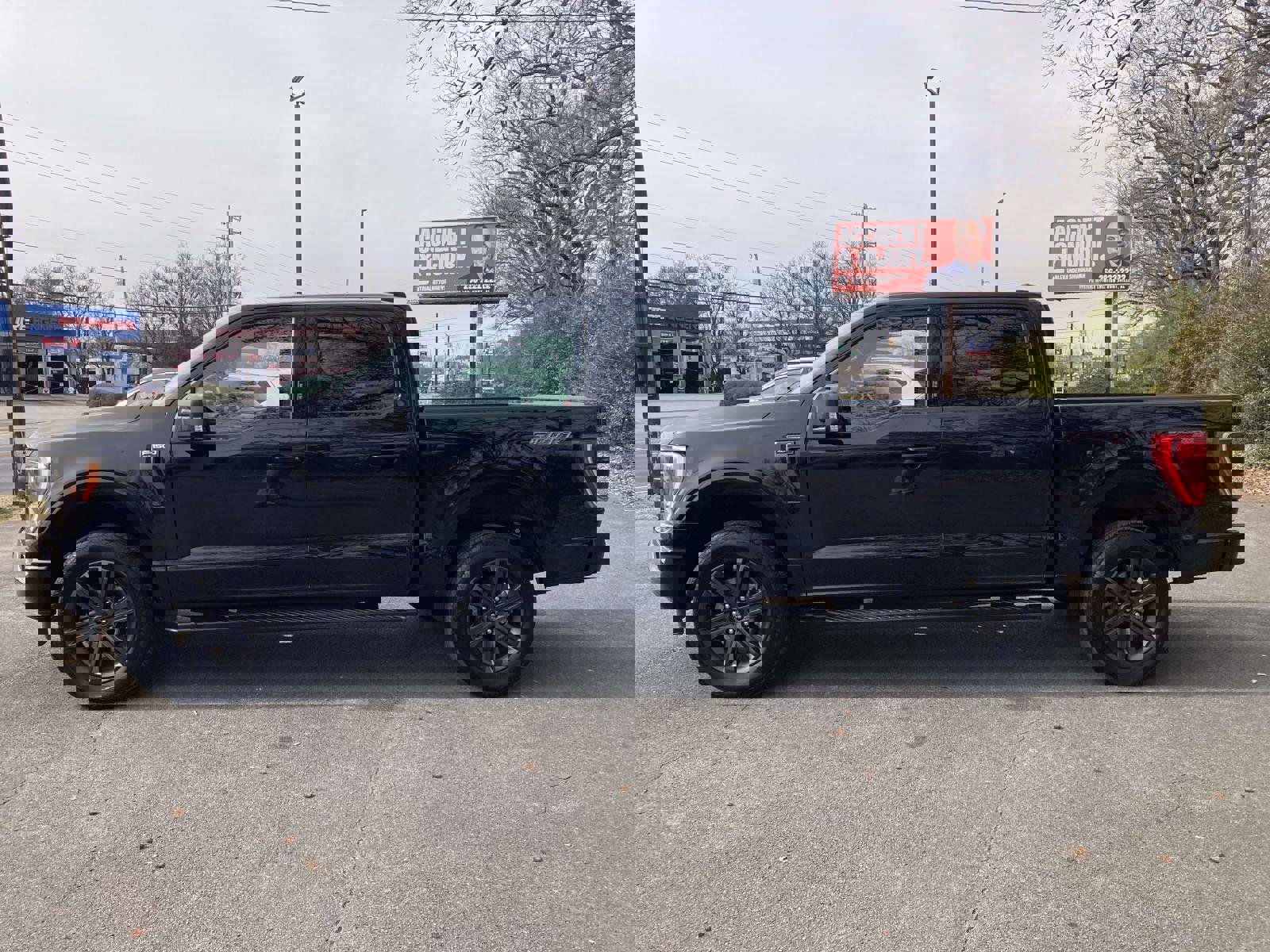 Used 2023 Ford F150 XLT w/ Equipment Group 302A High image 8