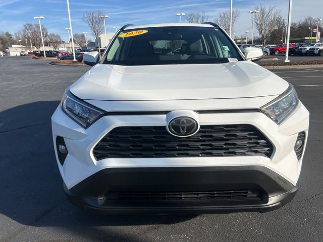 Used 2020 Toyota RAV4 XLE image 2