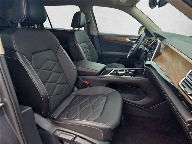 Used 2025 Volkswagen Atlas SE FWD image 21