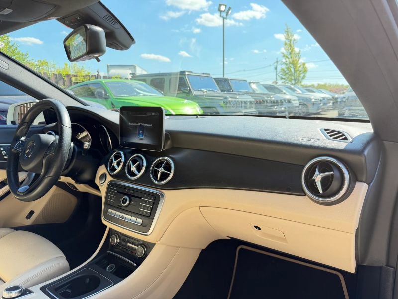 Used 2017 Mercedes-Benz CLA 250 image 28