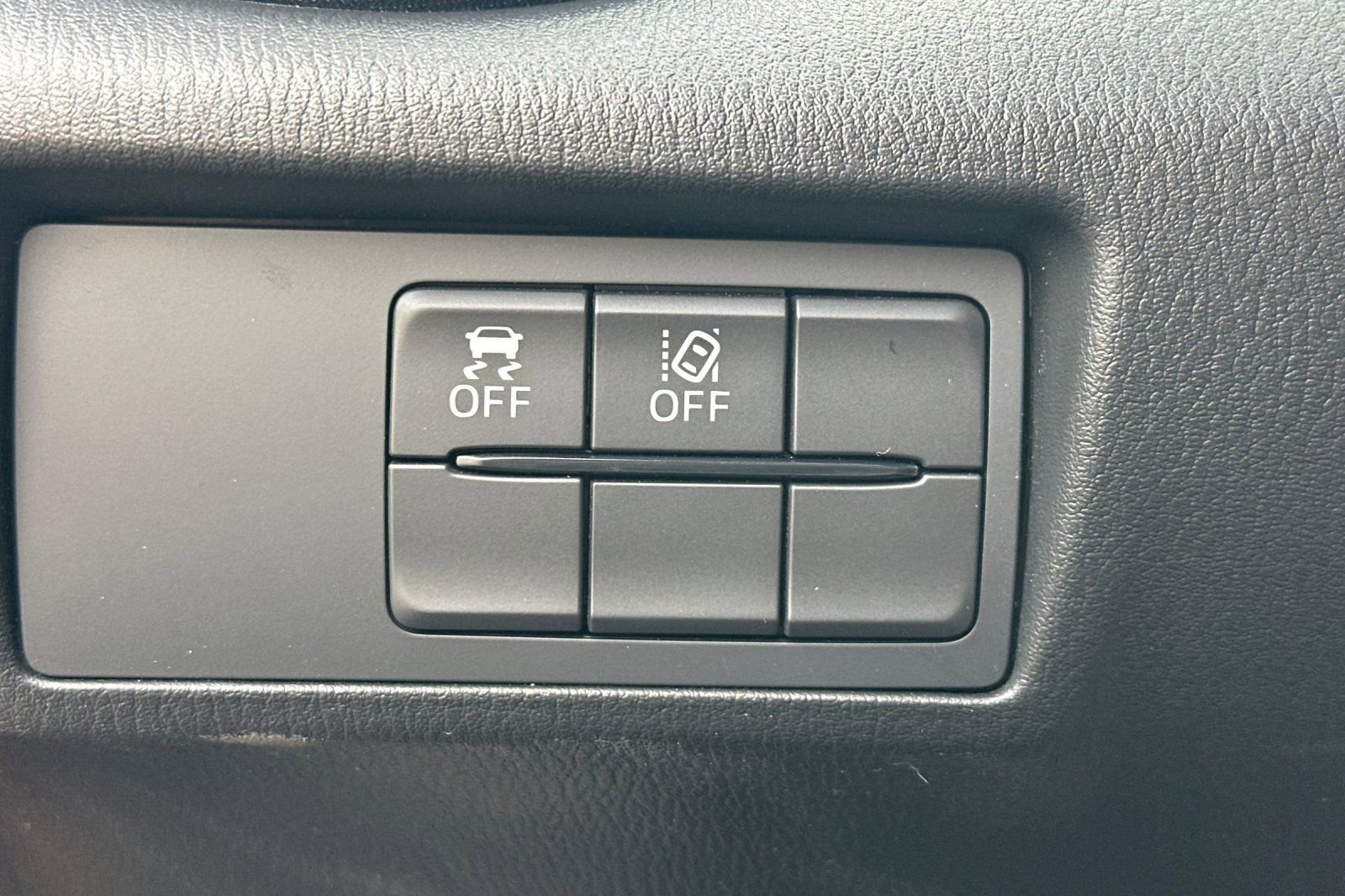 Used 2023 MAZDA MX-5 Miata Sport image 40