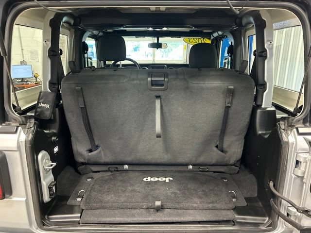 Used 2023 Jeep Wrangler Sport AWD/4WD image 19