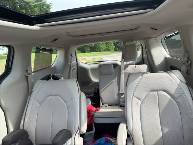 Used 2020 Chrysler Pacifica Limited FWD image 18
