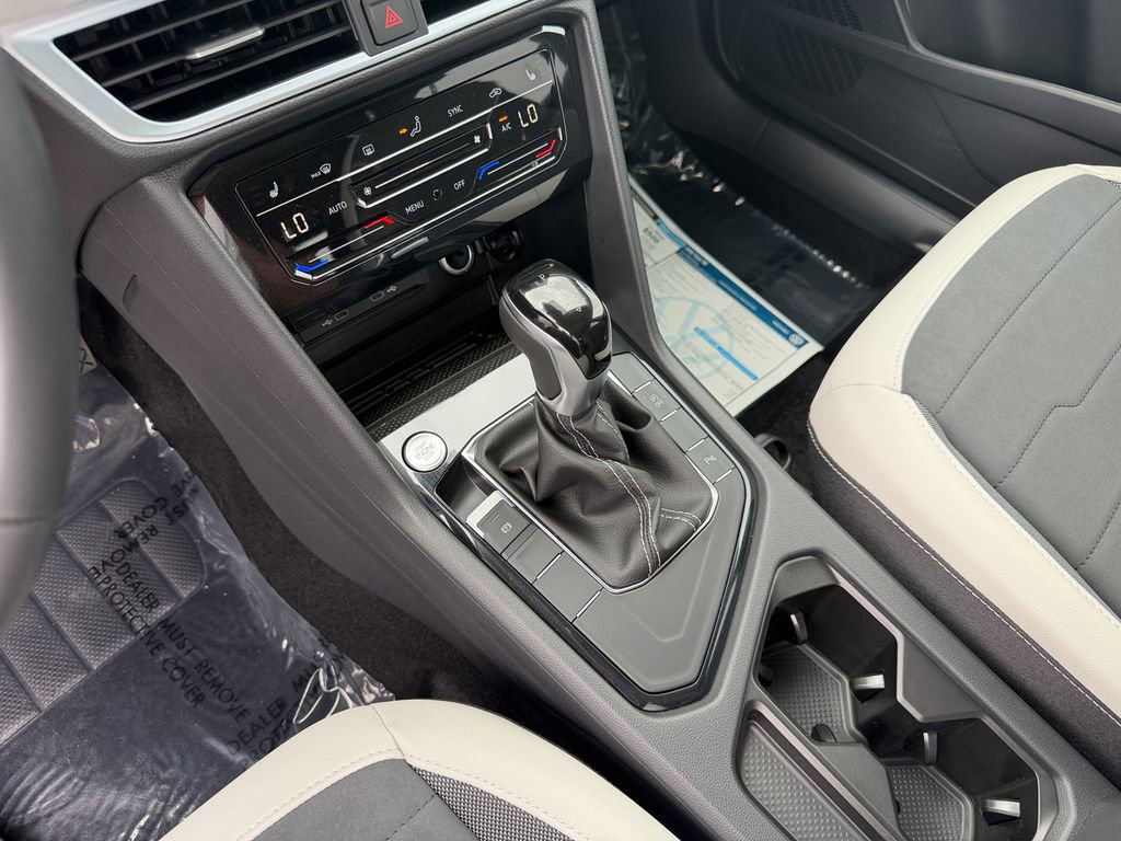 New 2026 Volkswagen Taos SE FWD image 19