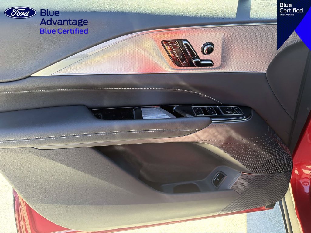 Used 2024 Cadillac Lyriq Tech RWD image 32