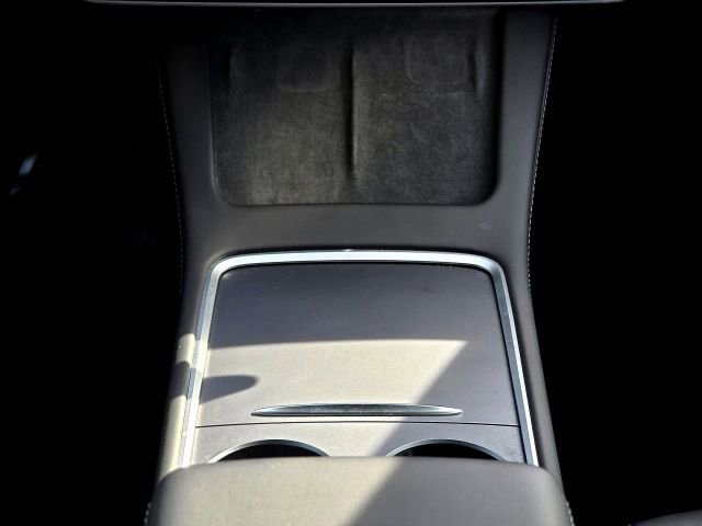 Used 2023 Tesla Model Y Long Range image 18