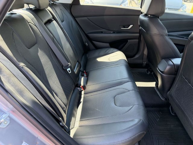 Used 2021 Hyundai Elantra Limited FWD image 13