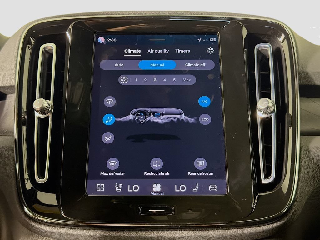 Used 2023 Volvo XC40 Recharge Ultimate w/ Protection Package Premier AWD/4WD image 16