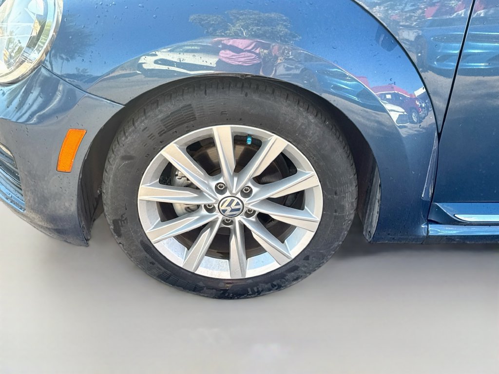 Used 2019 Volkswagen Beetle 2.0T SE FWD image 29