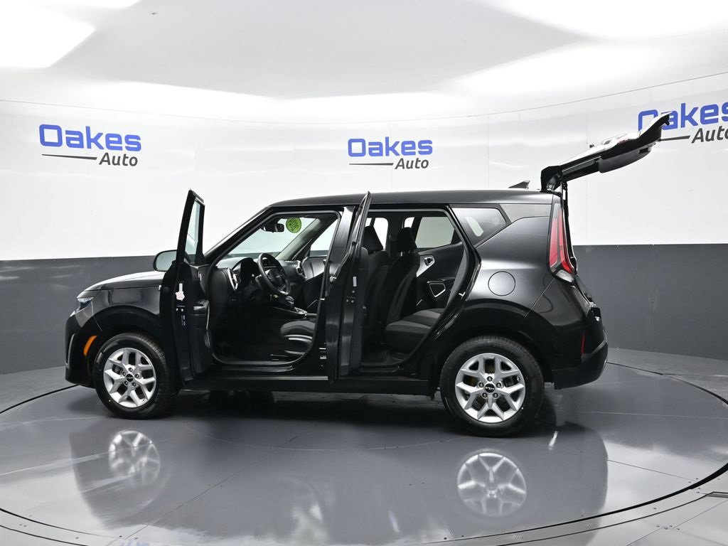 Certified 2024 Kia Soul LX w/ Option Group 015 image 50
