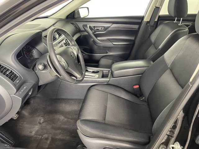 Used 2017 Nissan Altima 2.5 SR w/ Midnight Edition Package FWD image 2