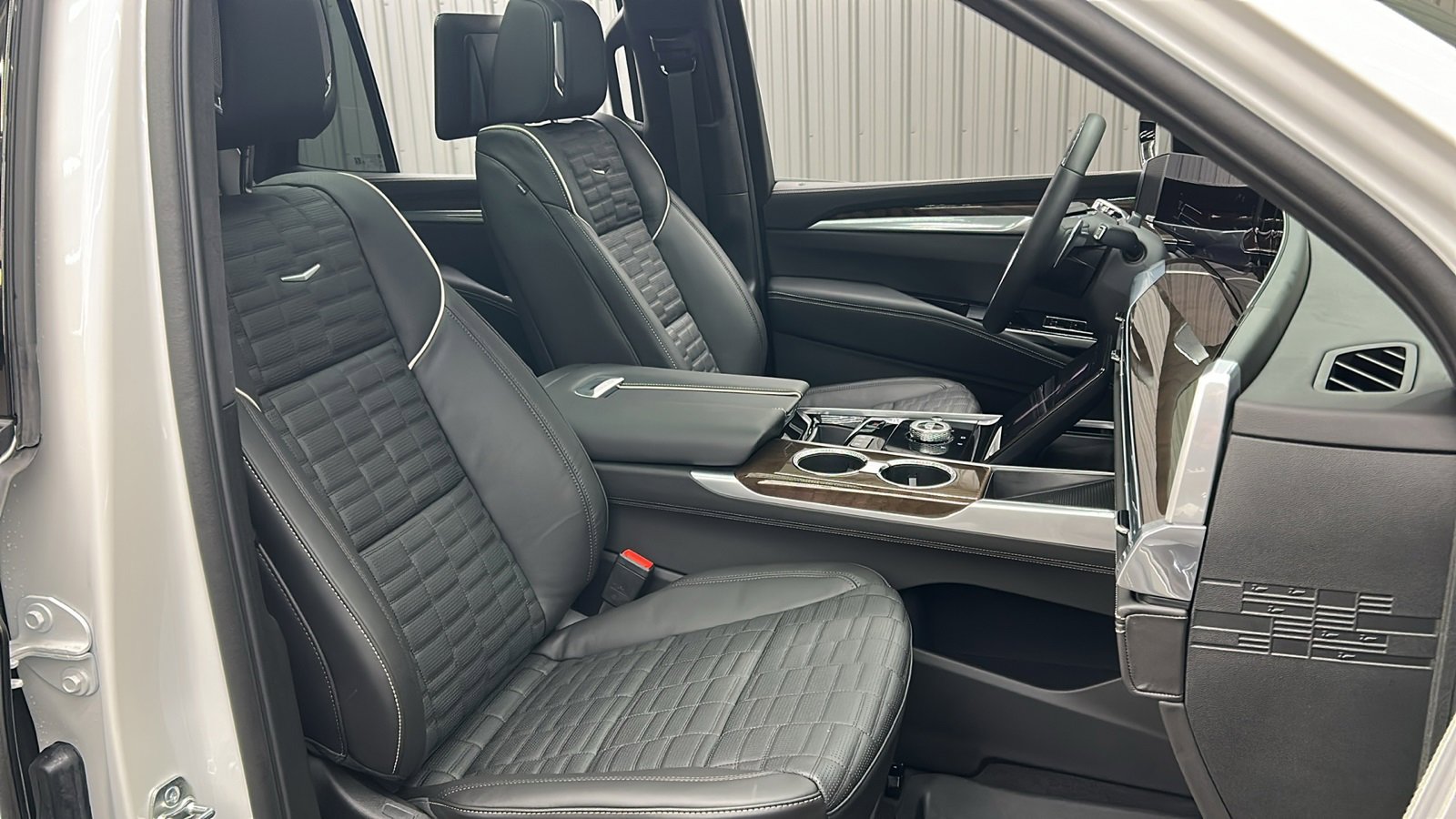 Used 2025 Cadillac Escalade Sport Platinum image 35