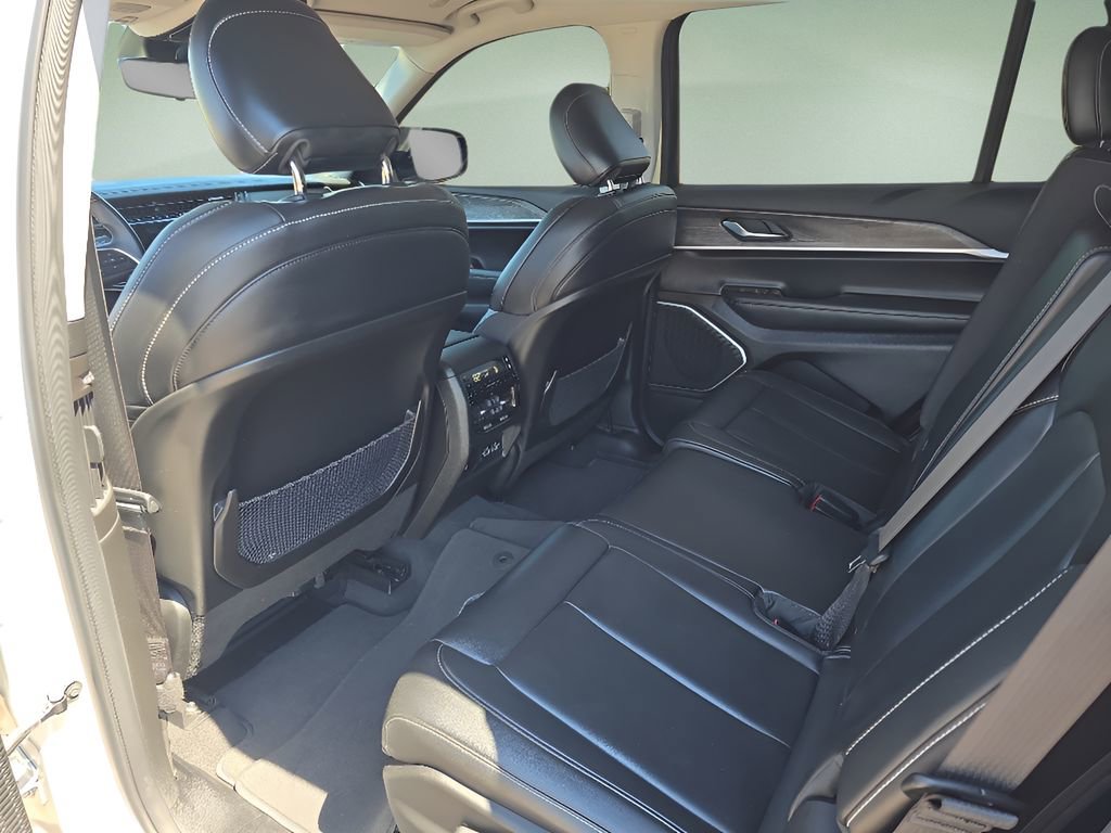 Used 2021 Jeep Grand Cherokee L Limited image 13