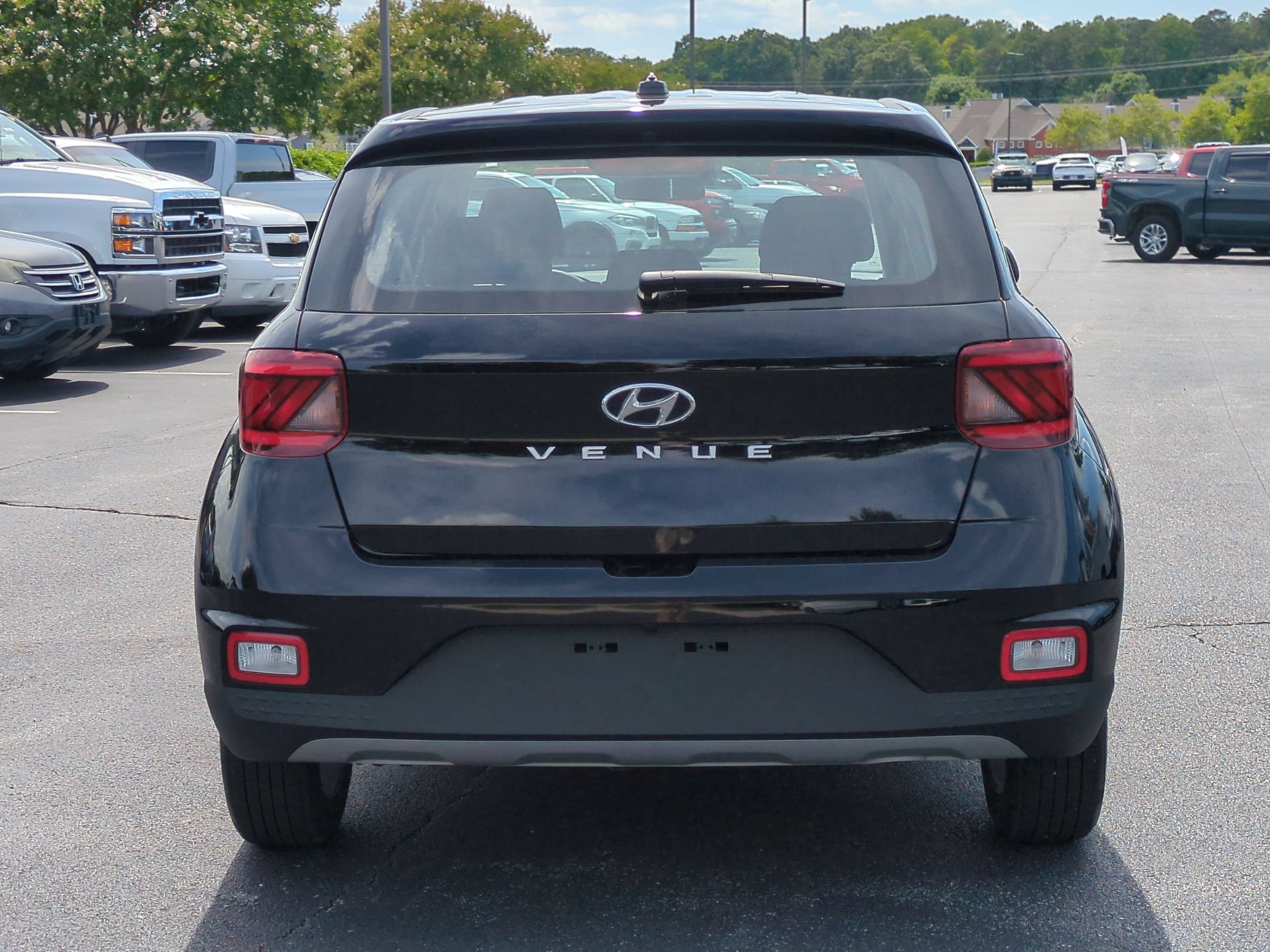 Used 2026 Hyundai Venue SE FWD image 9