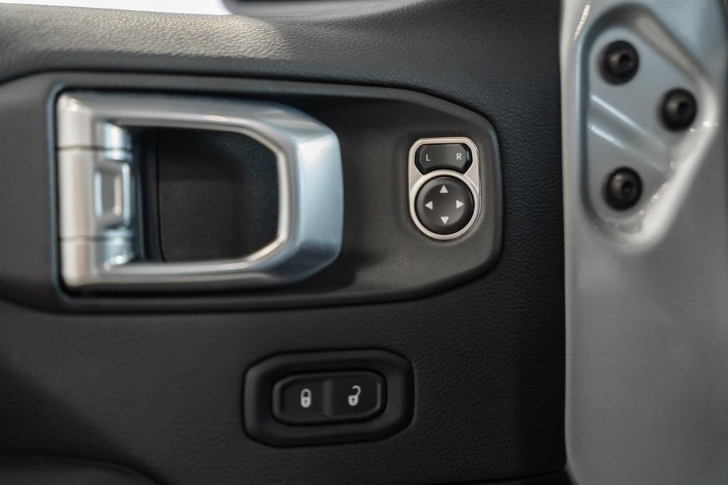 Used 2024 Jeep Gladiator Rubicon AWD/4WD image 40