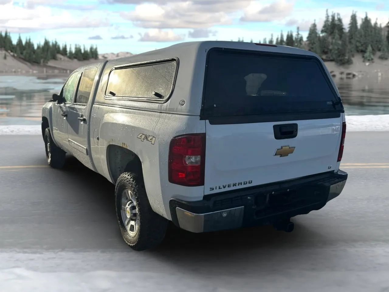 Used 2010 Chevrolet Silverado 2500 LT w/ Exterior Plus Package AWD/4WD image 5