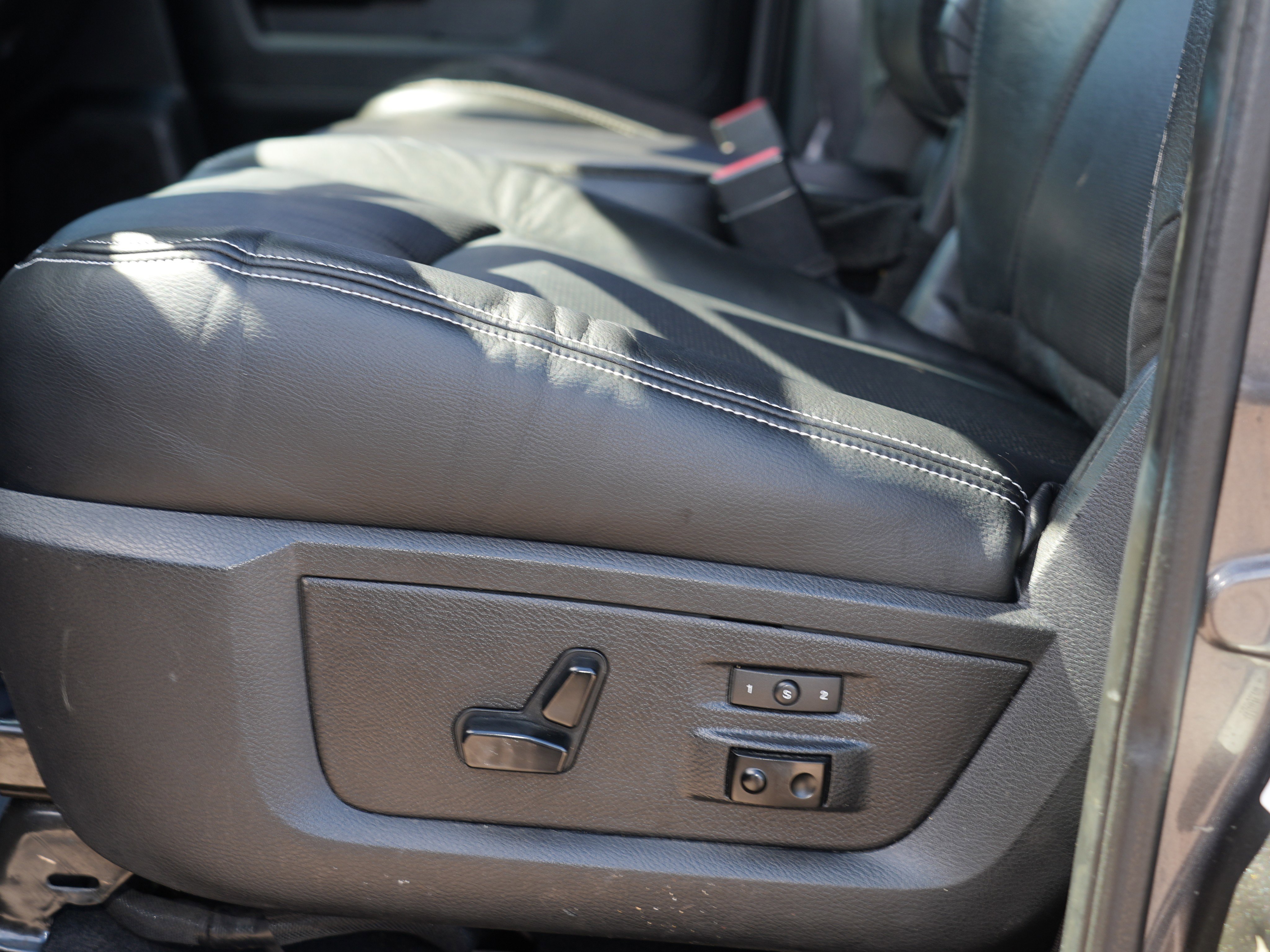 Used 2014 RAM 2500 Laramie AWD/4WD image 15
