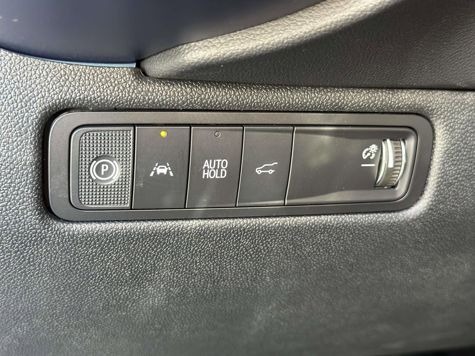 New 2026 Chevrolet Equinox EV LT AWD/4WD image 18