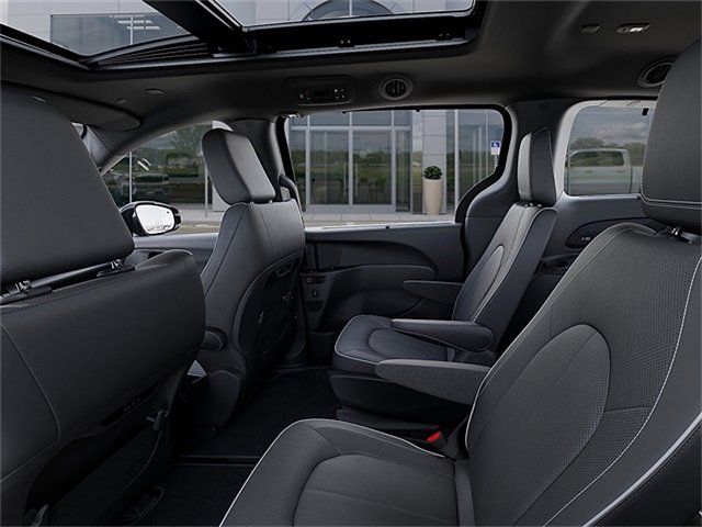 New 2026 Chrysler Pacifica Limited image 23