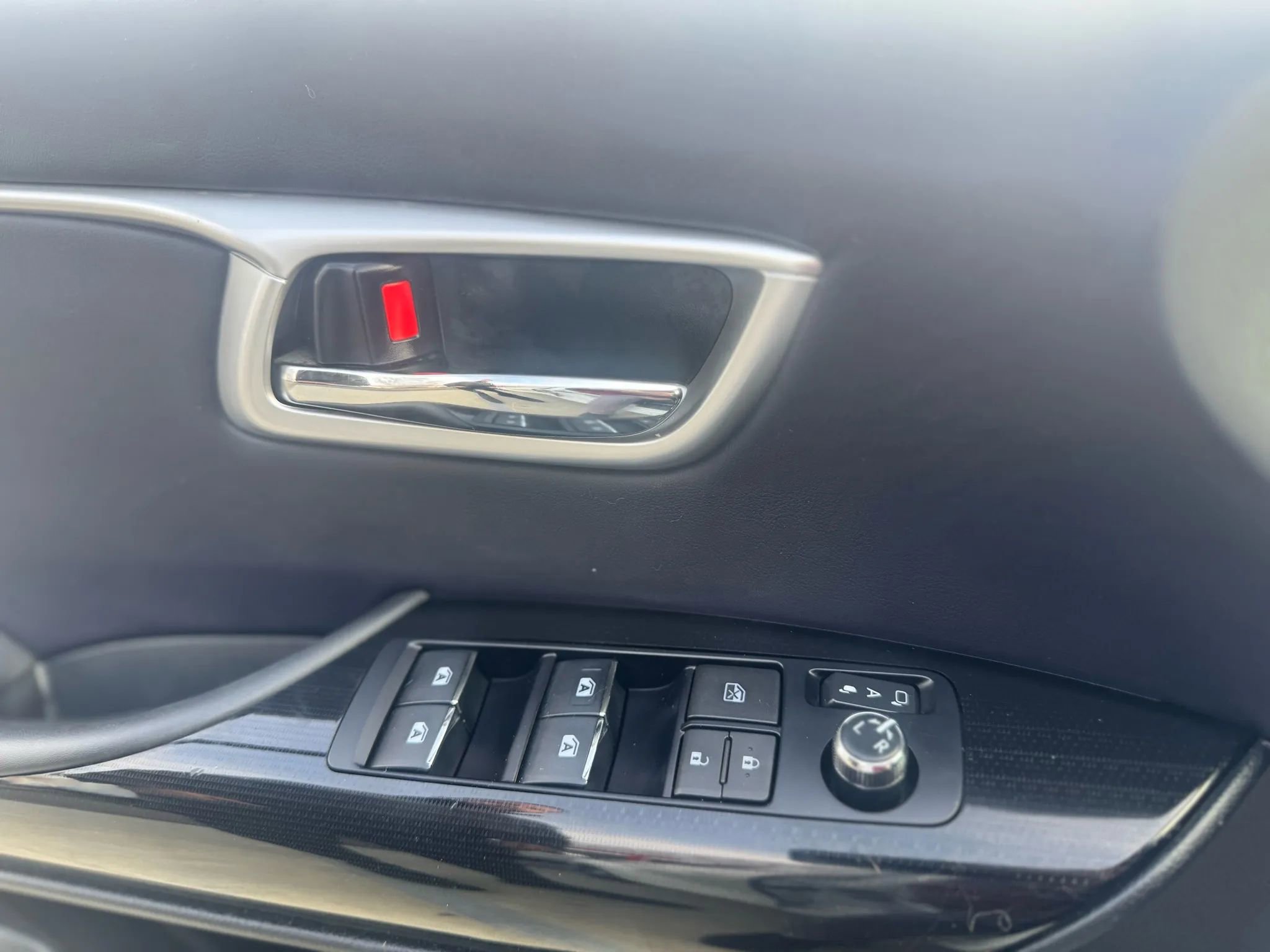 Used 2017 Toyota Mirai FWD image 17