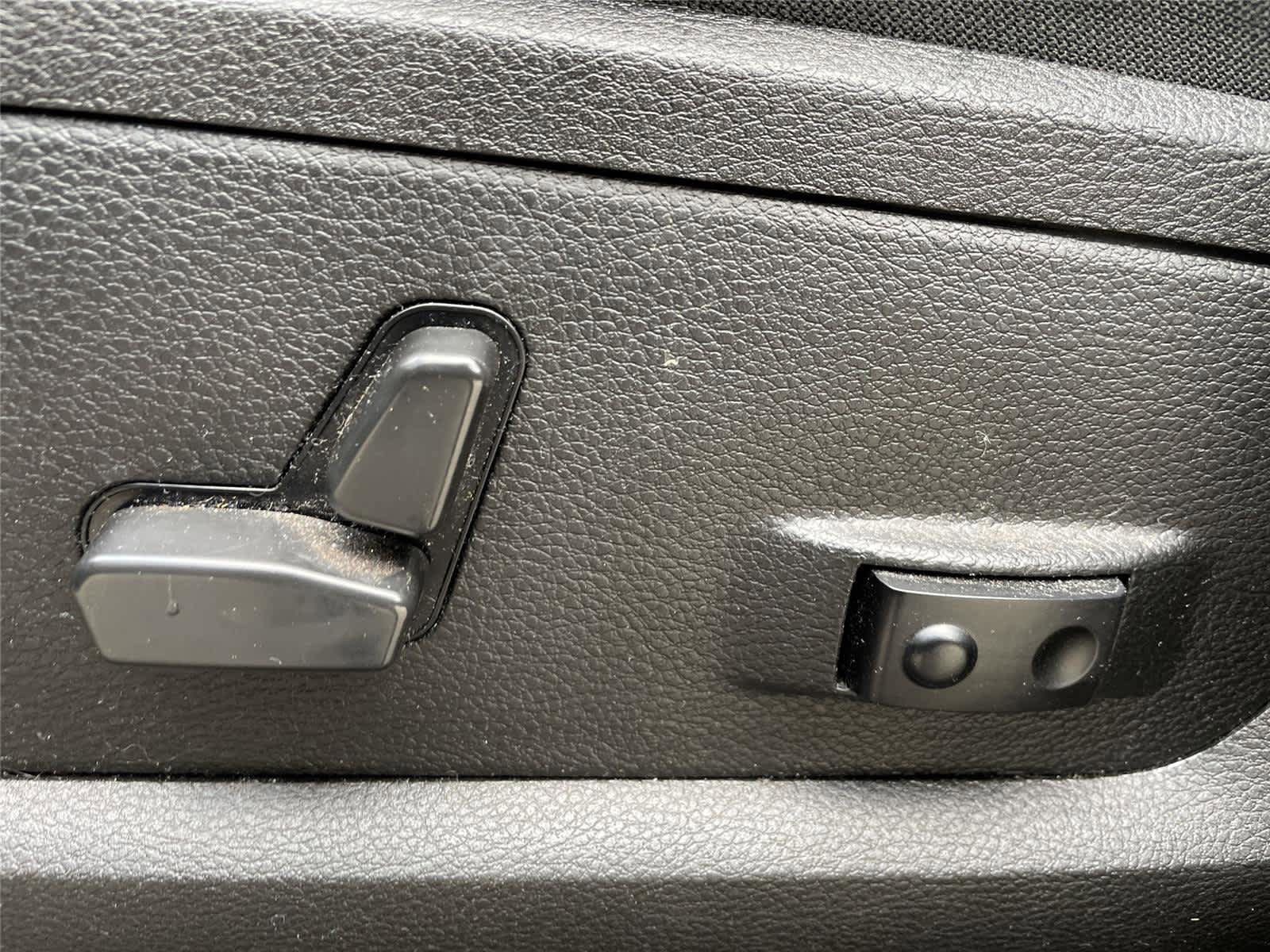 Used 2022 RAM 1500 Classic Warlock w/ Electronics Group AWD/4WD image 13