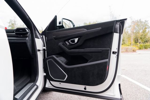Used 2024 Lamborghini Urus Performante image 24
